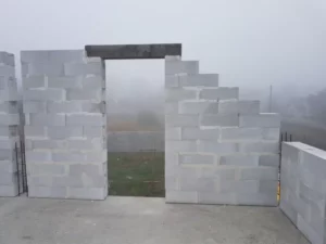 Betonsturz-Bauelement-Baustoffe-Sturz-Sturzkonstruktion-beton-wand-2